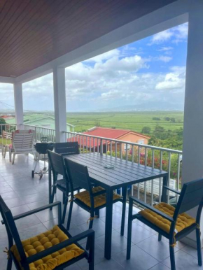 Villa Ressources, paisible, avec vue dégagée sur la baie de Fort-de-France